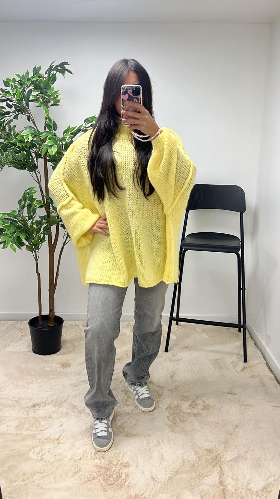 PULL EN MAILLE JAUNE